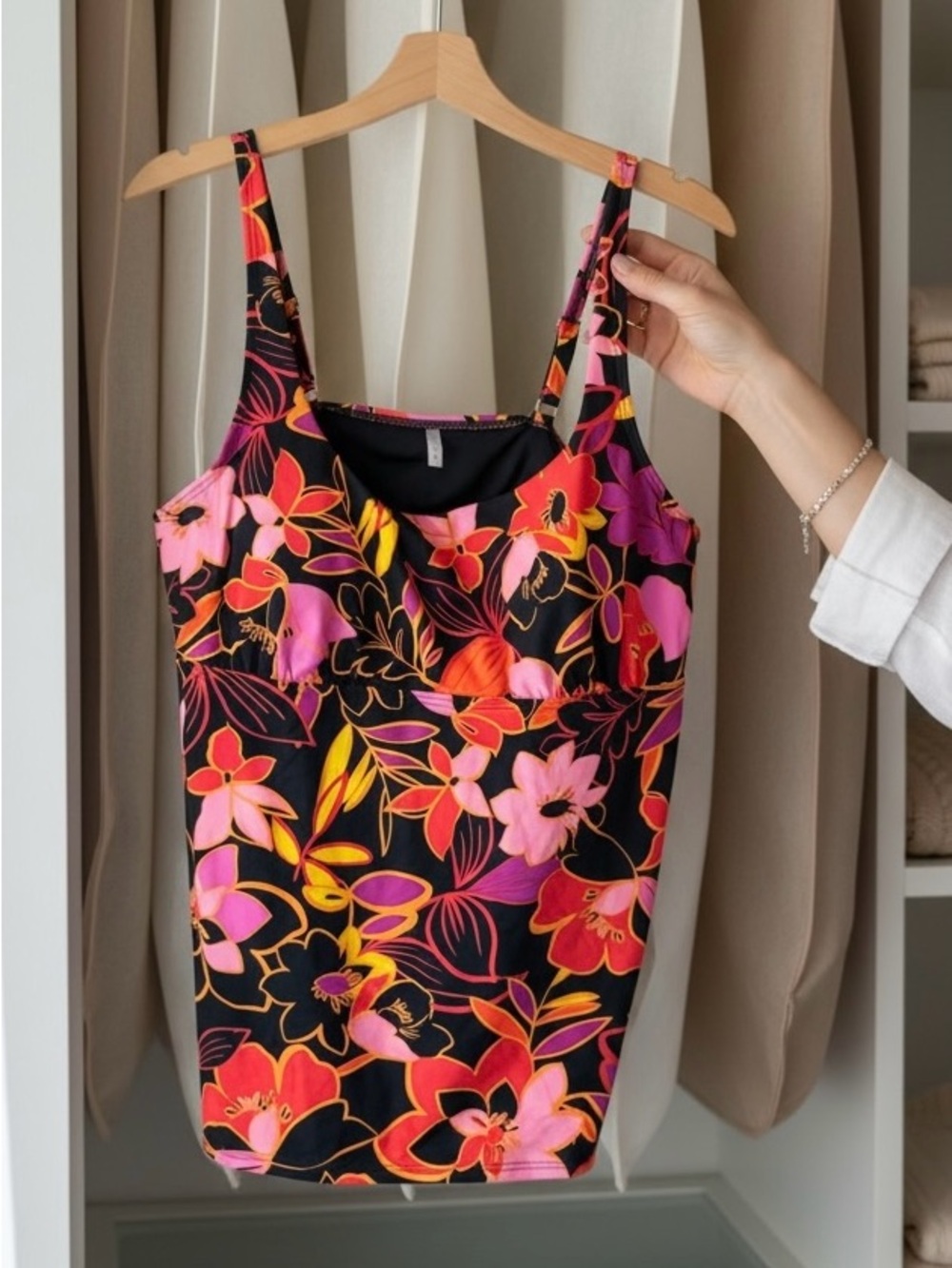 Lands’ End Floral Tankini Top Size 18 Adjustable Straps Underwire Swim